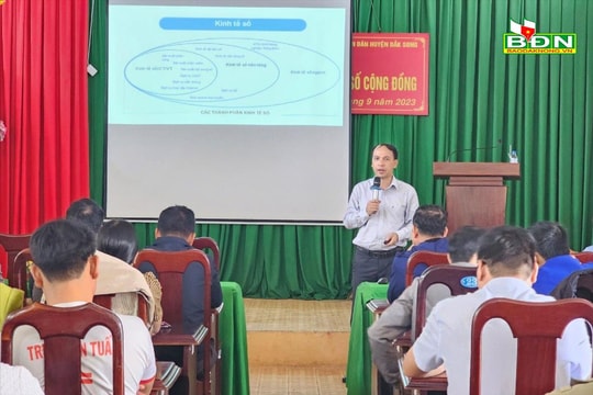 100 thành viên Tổ Công nghệ số cộng đồng ở Đắk Song được trang bị kiến thức chuyển đổi số