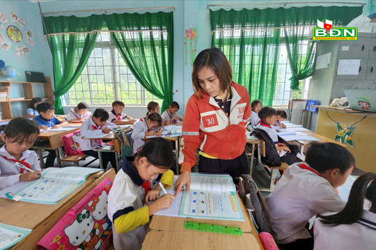 Vươn lên của một trường tiểu học ở vùng sâu Đắk Glong