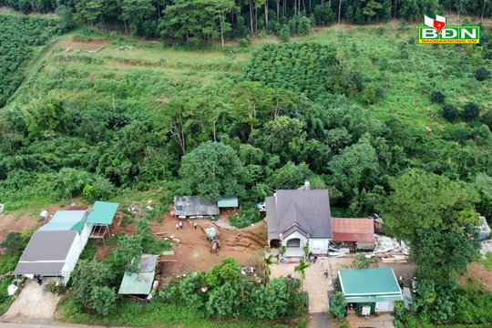 Nhà tiền tỷ ở Đắk Nông tự nhiên bị sụt lún sâu