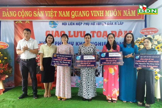 Sôi nổi hoạt động chào mừng Ngày Phụ nữ Việt Nam