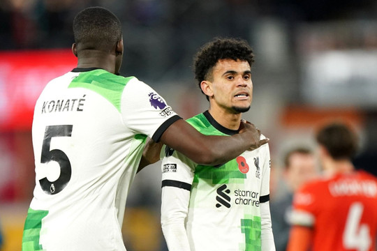 Kết quả Ngoại Hạng Anh: Luis Diaz gỡ hòa phút bù giờ, Liverpool thoát thua