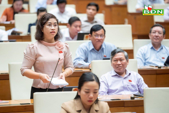 ĐBQH Đắk Nông chất vấn Bộ trưởng Bộ Nội vụ về vị trí việc làm, cải cách tiền lương