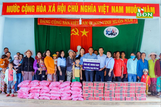 Tình người Đắk Nông