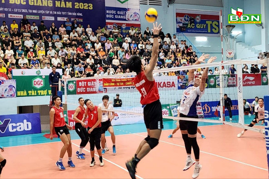 Bóng chuyền nam: Hà Tĩnh chiến thắng nhẹ nhàng trước Lavie Long An
