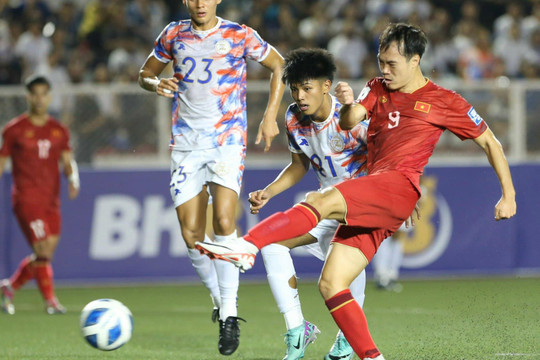 Cả năm mới ghi bàn, Văn Toàn xuất sắc nhất trận tuyển Việt Nam thắng Philippines