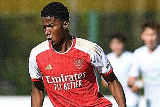 Cầu thủ trẻ Arsenal ghi 10 bàn vào lưới U16 Liverpool