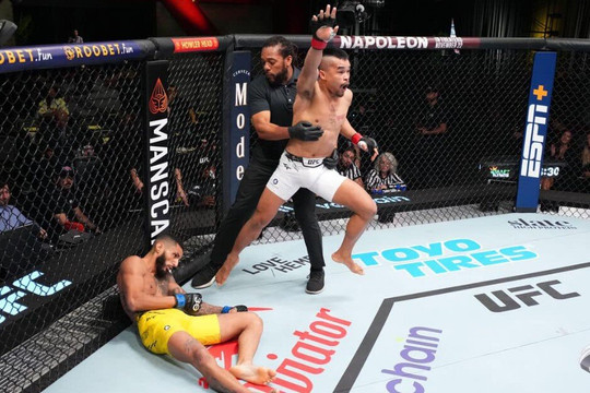 Cận cảnh cú knock-out lịch sử của võ sĩ Đông Nam Á tại UFC
