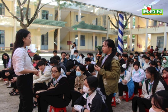 Hơn 200 học sinh Đắk Nông được tuyên truyền pháp luật