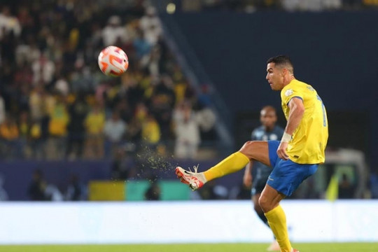 Ronaldo lập 2 kỷ lục trong trận ghi siêu phẩm cho Al-Nassr