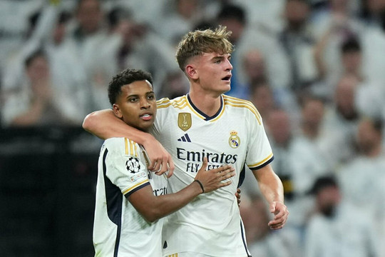 Real Madrid thắng đậm Napoli, giữ chắc ngôi đầu bảng