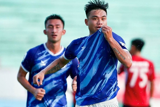 Cựu cầu thủ U23 Việt Nam 2 lần gặp cảnh éo le: Đội cũ vỡ nợ, đội mới thiếu tiền