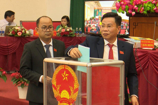 HĐND tỉnh Đắk Nông lấy phiếu tín nhiệm 28 người