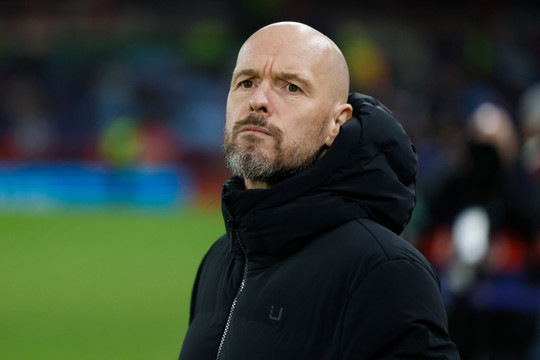 Bị loại khỏi Cúp C1, HLV Erik ten Hag vẫn khen Man Utd đá tốt