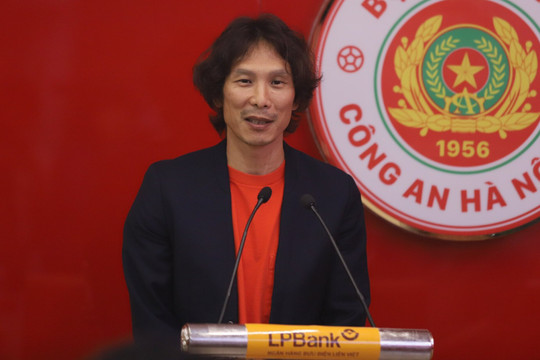 HLV Gong Oh-kyun gặp khó khăn: Quên U23 Việt Nam đi, đây là V.League