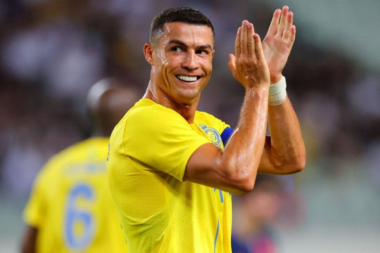 Công ty Trung Quốc trả 20 triệu USD mời Ronaldo đá giao hữu