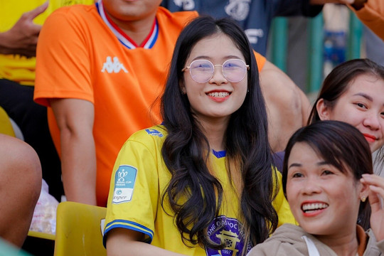 CLB Việt Nam ra quy định độc lạ như Man Utd, cổ động viên phản ứng trái chiều
