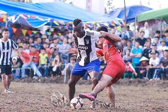 Cầu thủ 'đá phủi' ở Việt Nam sang Myanmar làm vua phá lưới, ghi bàn tại AFC Cup