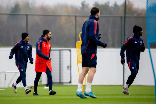 Hé lộ đội hình ra mắt Man Utd của Amorim