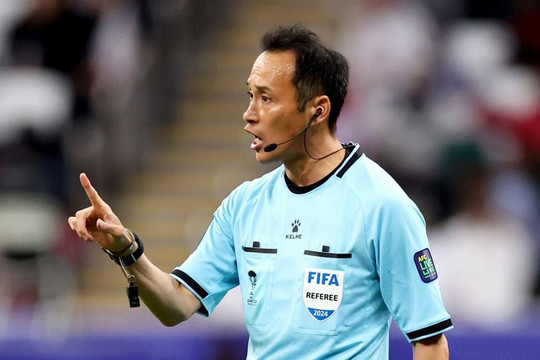 Trọng tài Asian Cup gây bức xúc: Tha thẻ đỏ, cản bước đối thủ giúp Qatar ghi bàn