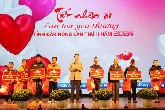 Tết nhân ái, ấm tình người