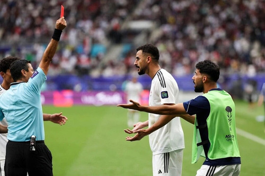 AFC nêu lý do tiền đạo Iraq bị đuổi sau khi ăn mừng bàn thắng