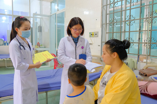 Động lực và hạnh phúc từ nụ cười của bệnh nhi