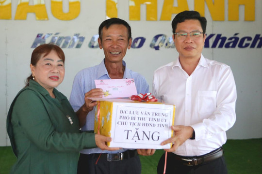 Phó Bí thư Tỉnh ủy Đắk Nông Lưu Văn Trung thăm các doanh nghiệp ở Đắk R’lấp