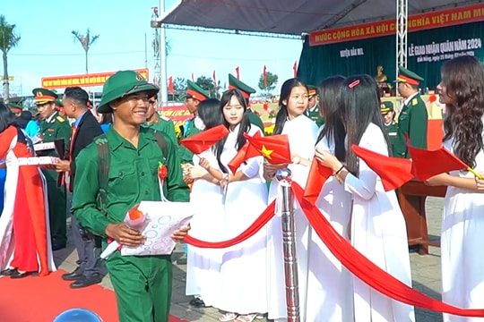 Lễ giao nhận quân tại Gia Nghĩa diễn ra trang trọng, an toàn