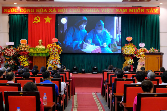 Bảo vệ, chăm sóc sức khỏe Nhân dân là nhiệm vụ nặng nề nhưng vinh quang