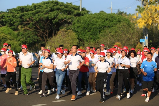 2.000 người tham gia Ngày chạy Olympic và Giải Việt dã tỉnh Đắk Nông