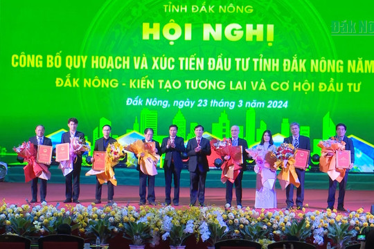 Đắk Nông trao chứng nhận đầu tư 4 dự án lớn cho doanh nghiệp