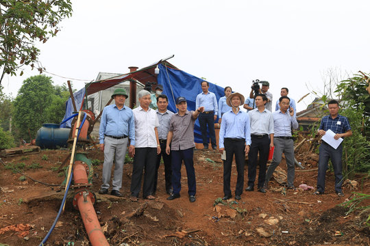 Phó Chủ tịch UBND tỉnh Đắk Nông Lê Trọng Yên kiểm tra hạn hán tại Đắk Mil, Krông Nô
