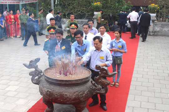 Lần đầu về thăm đất Tổ