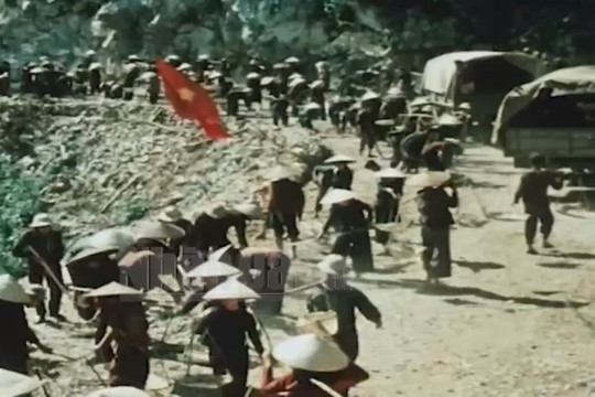 Ở hai đầu trận thắng (tập 2): "Kháng chiến sẽ do Việt Bắc mà thắng lợi"