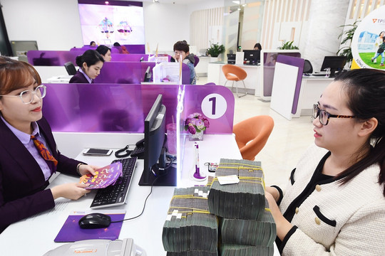 Lãi suất ngân hàng hôm nay 20/6/2024: 8 nhà băng lần 2 tăng lãi suất trong tháng