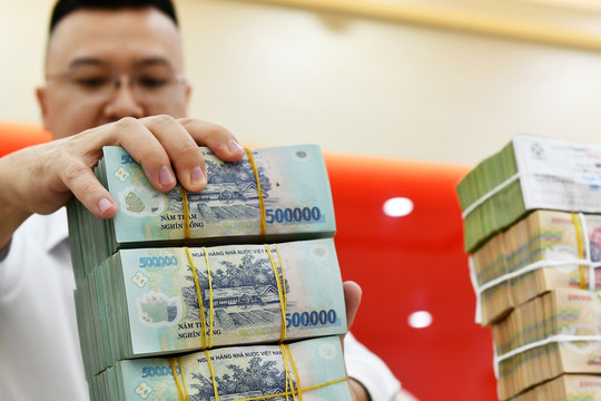 Lãi suất ngân hàng hôm nay 24/6/2024: Big4 tăng lãi suất không chính thức