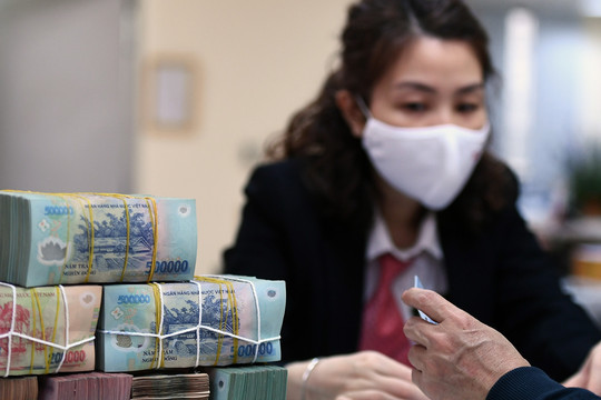 Lãi suất ngân hàng hôm nay 25/6/2024: Lãi suất huy động 4 'ông lớn' vênh nhau