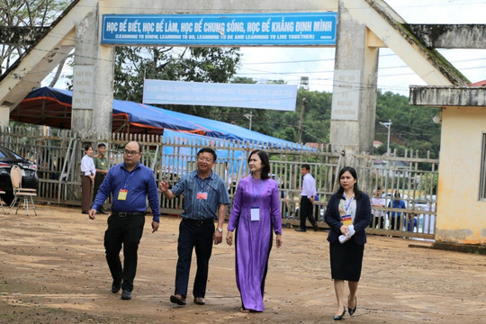 Quan tâm, hỗ trợ thí sinh nhà xa và hoàn cảnh khó khăn