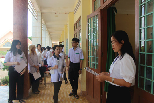 Đề thi môn Ngoại ngữ tốt nghiệp THPT 2024 vừa sức thí sinh