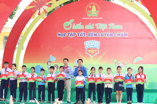 Hơn 1000 thiếu nhi Đắk Nông tham gia Ngày hội “Thiếu nhi Việt Nam - Học tập tốt, rèn luyện chăm”