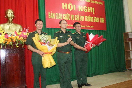 Đắk Nông bàn giao chức trách, nhiệm vụ Chỉ huy trưởng BĐBP tỉnh
