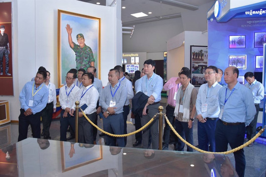 Việt Nam - Lào - Campuchia bồi dưỡng kiến thức đối ngoại cho lãnh đạo trẻ