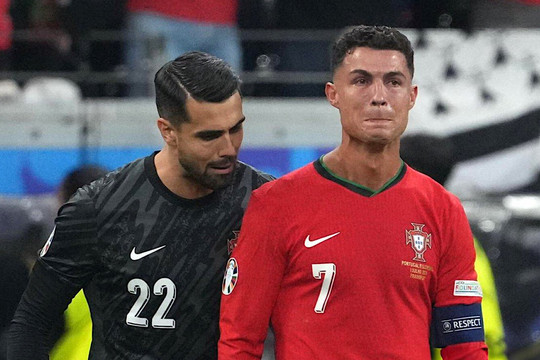 Kết thúc vòng 1/8 EURO 2024: Ronaldo đã già, Anh-Pháp gây thất vọng