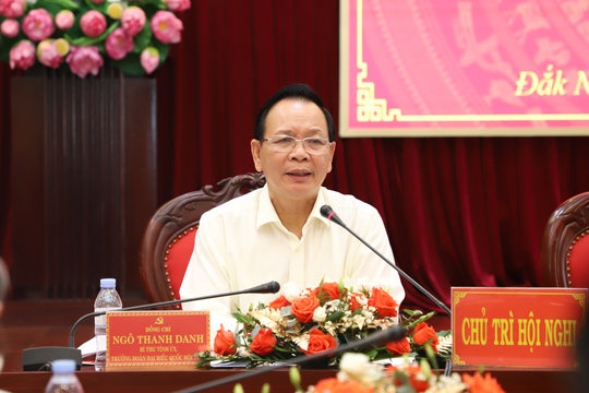 Đồng chí Ngô Thanh Danh chủ trì họp Thường trực Tiểu Ban Văn kiện đại hội