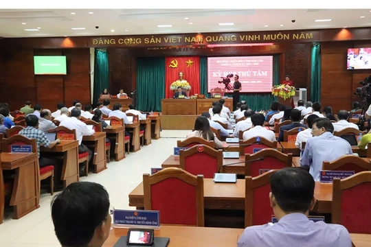 Hội đồng nhân dân tỉnh Đắk Lắk khóa X, nhiệm kỳ 2021-2026 khai mạc kỳ họp thứ 8