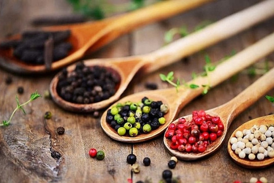 Giá tiêu hôm nay 12/7: Giá tiêu Đắk Nông và Đắk Lắk tăng cao nhất 154,000 đồng/kg. Khuyến cáo người dân tập trung nâng cao năng suất và chất lượng cây tiêu