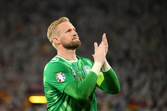 Kasper Schmeichel tới Celtic kiểm tra y tế