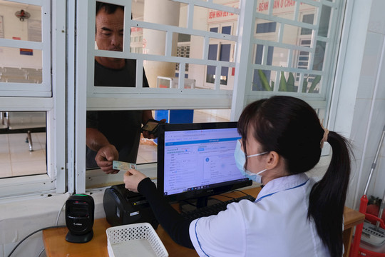 Đắk Glong cài đặt VssID cho người tham gia BHXH, BHYT đạt 98%