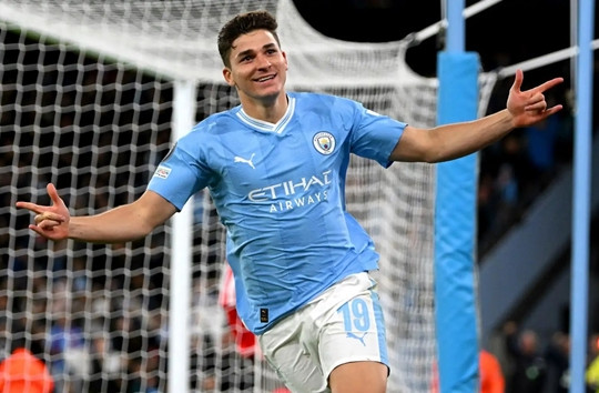 Chuyển nhượng sáng 17/7: Atletico đang đàm phán Julian Alvarez, Lukaku sắp đến Napoli