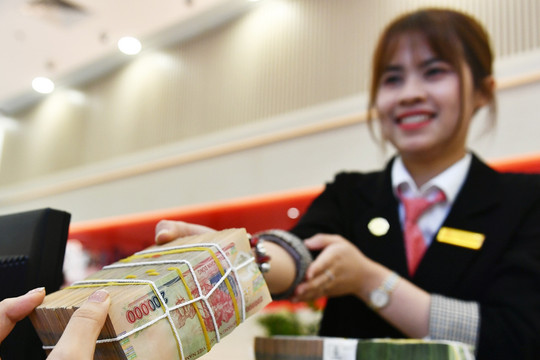 Lãi suất ngân hàng hôm nay 18/7/2024: Hai nhà băng nhập cuộc tăng lãi huy động